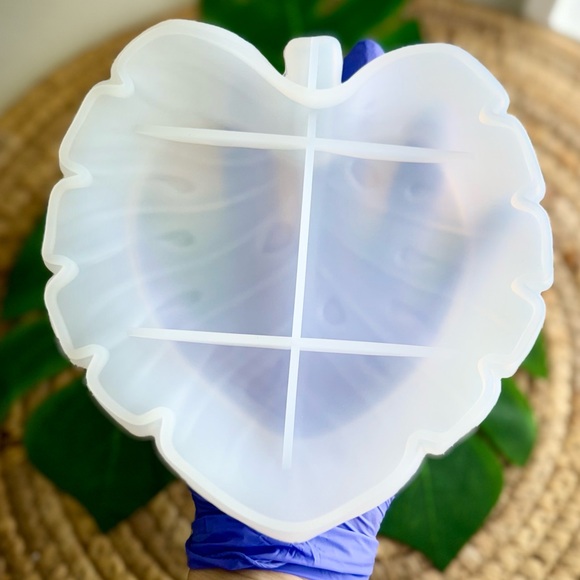 LARGE MONSTERA LEAF SILICONE TRAY MOLD DIY RESIN MICA SHELLS SEA GLASS& MORE LOT - Picture 12 of 16